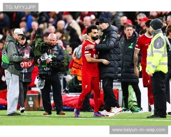 利物浦落后榜首十九分 争冠无望且争四前景面临严峻挑战 利物浦落后榜首十九分 争冠无望且争四前景面临严峻挑战